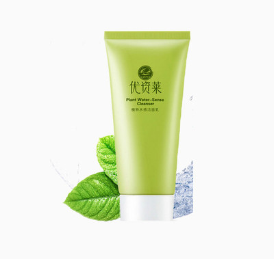 植物水洗面奶 自然洁面的温和之选